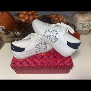 Tory Burch T logo sneaker